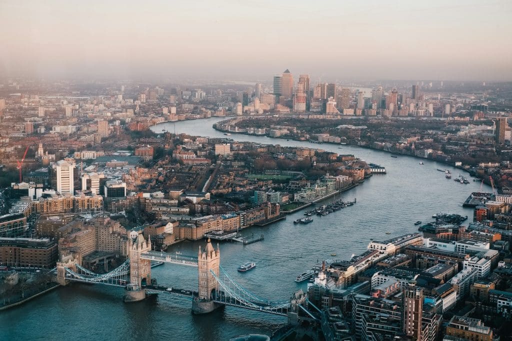 英国追债